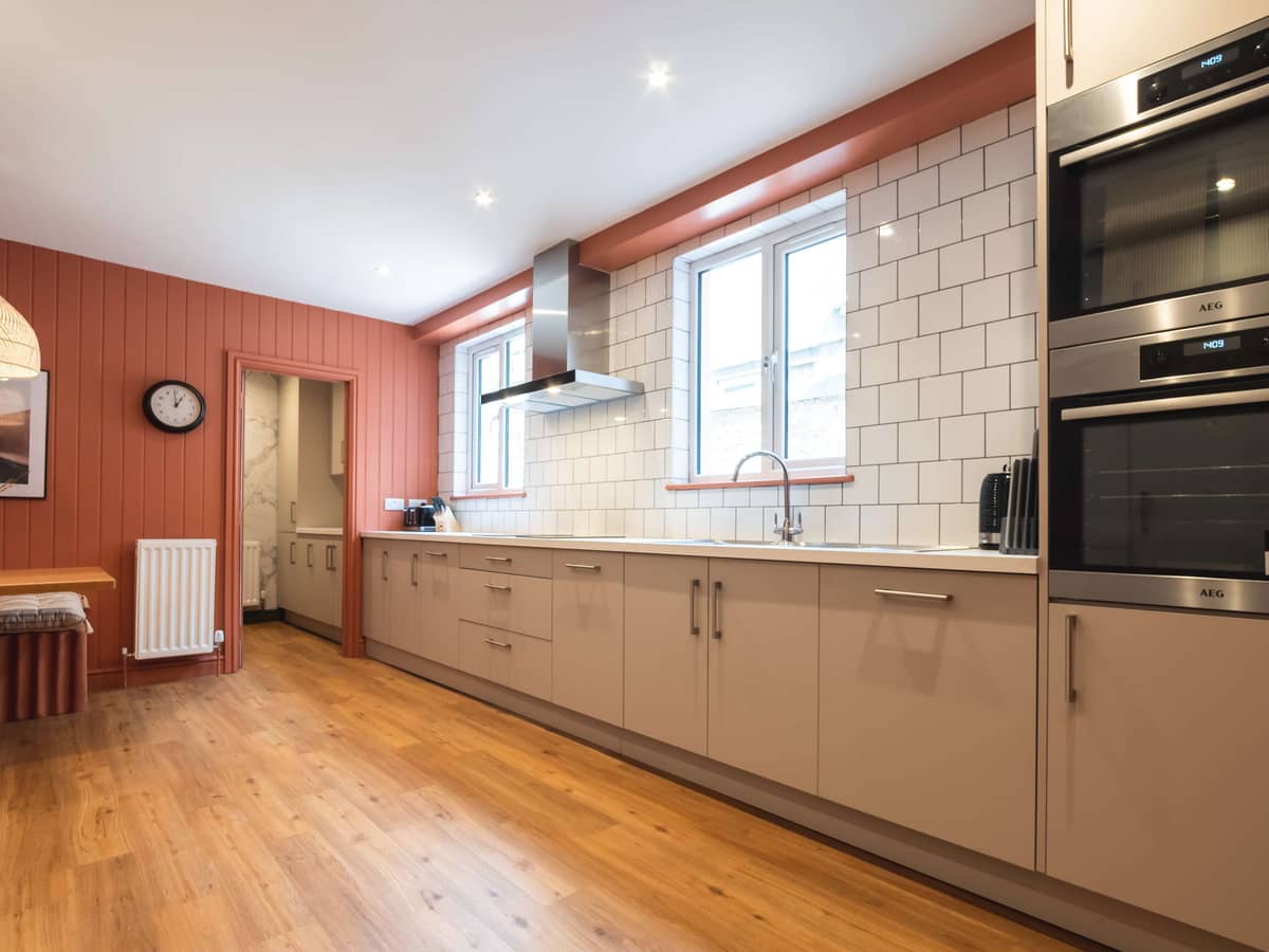 Kitchen 2.jpg