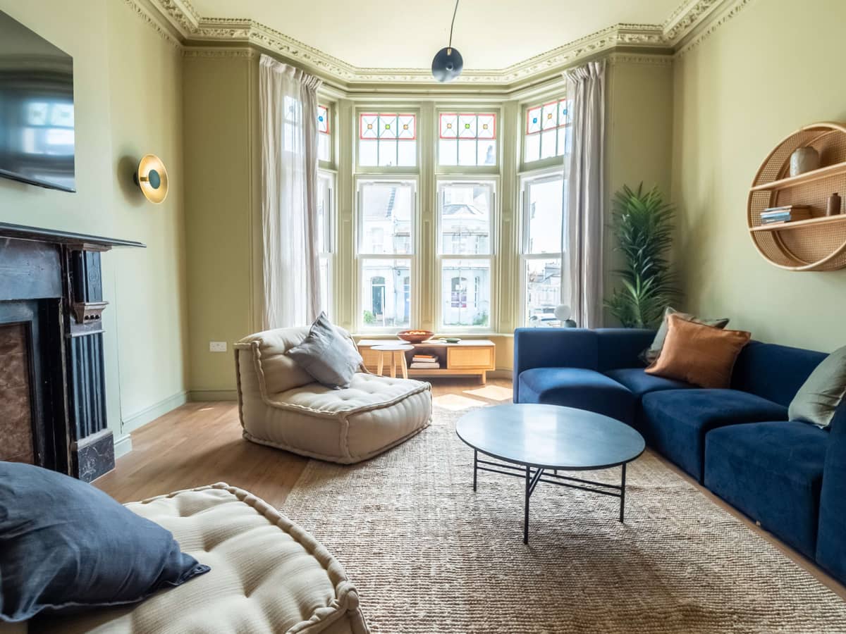 Lounge 1 copy.jpg