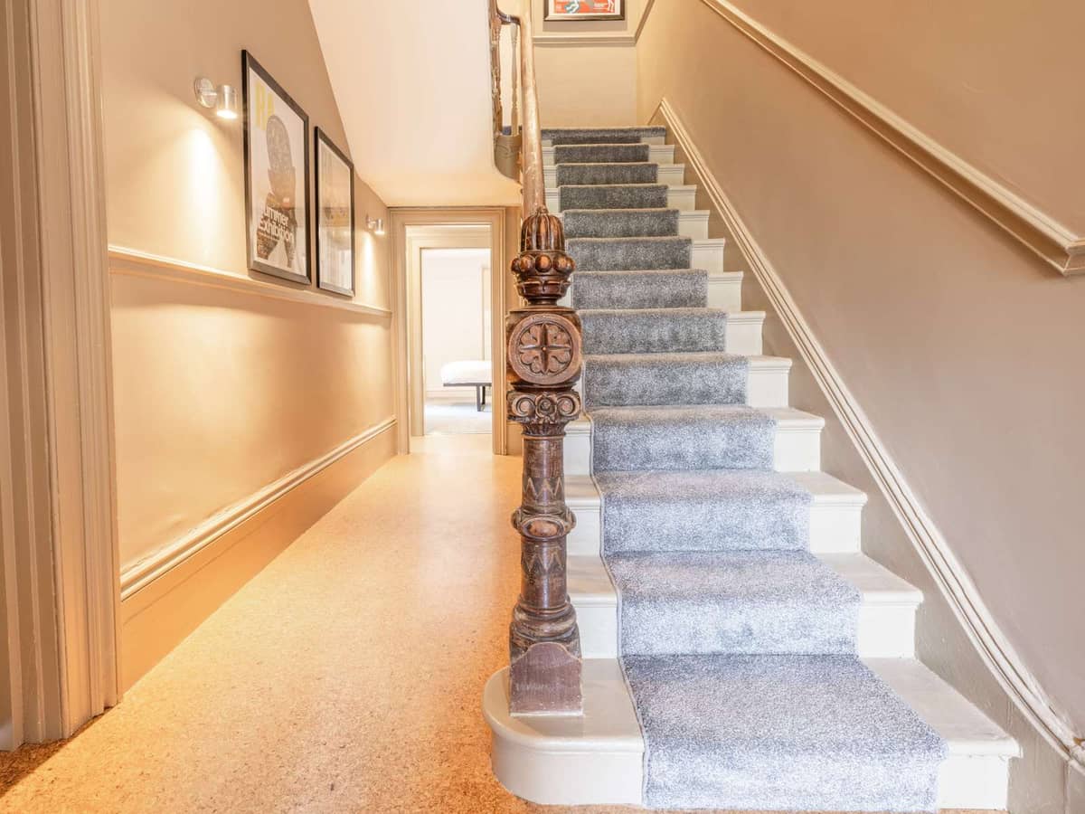 Hallway-23.jpg