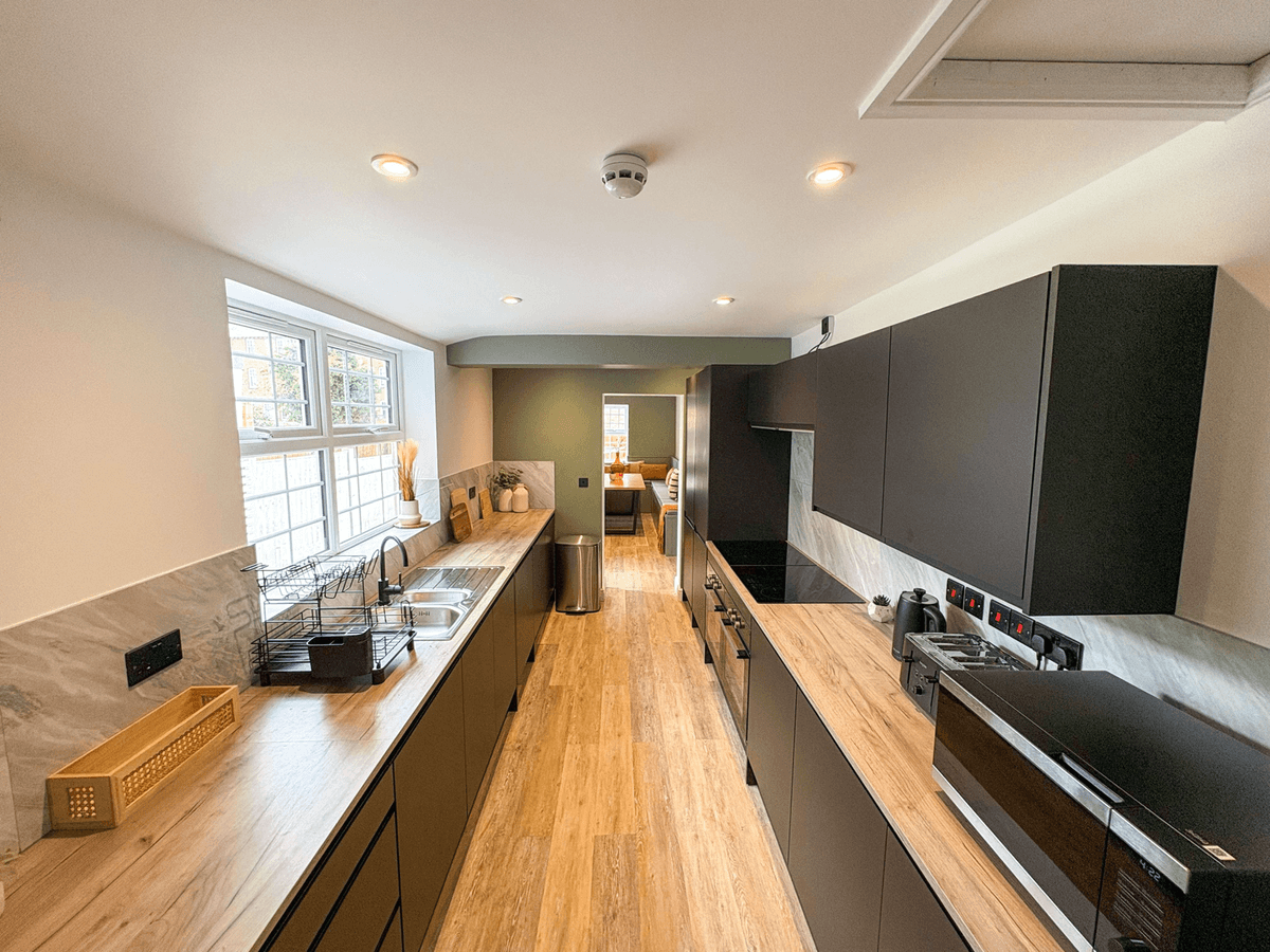Kitchen(6).JPG