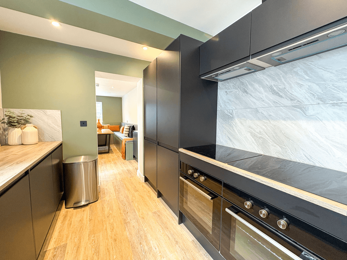 Kitchen(10).JPG