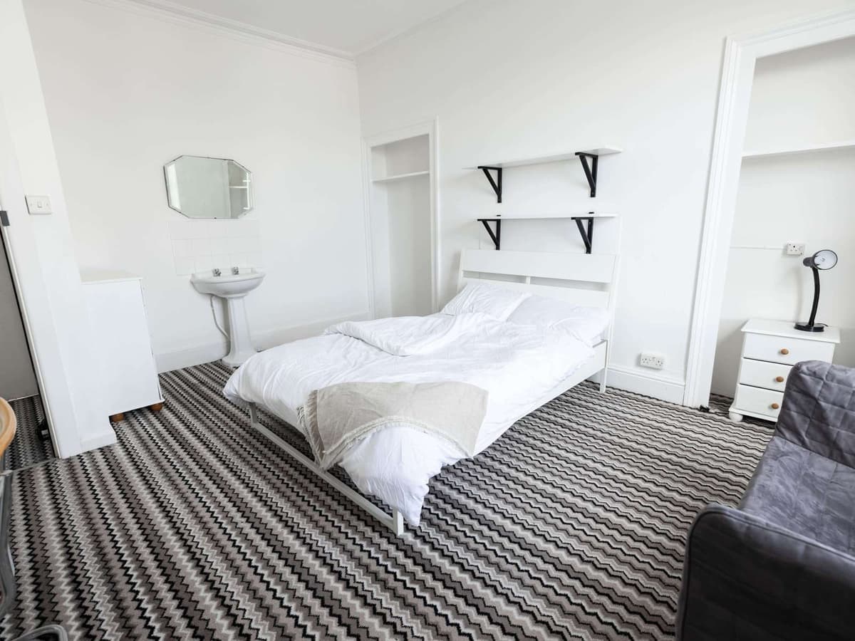 Room 6