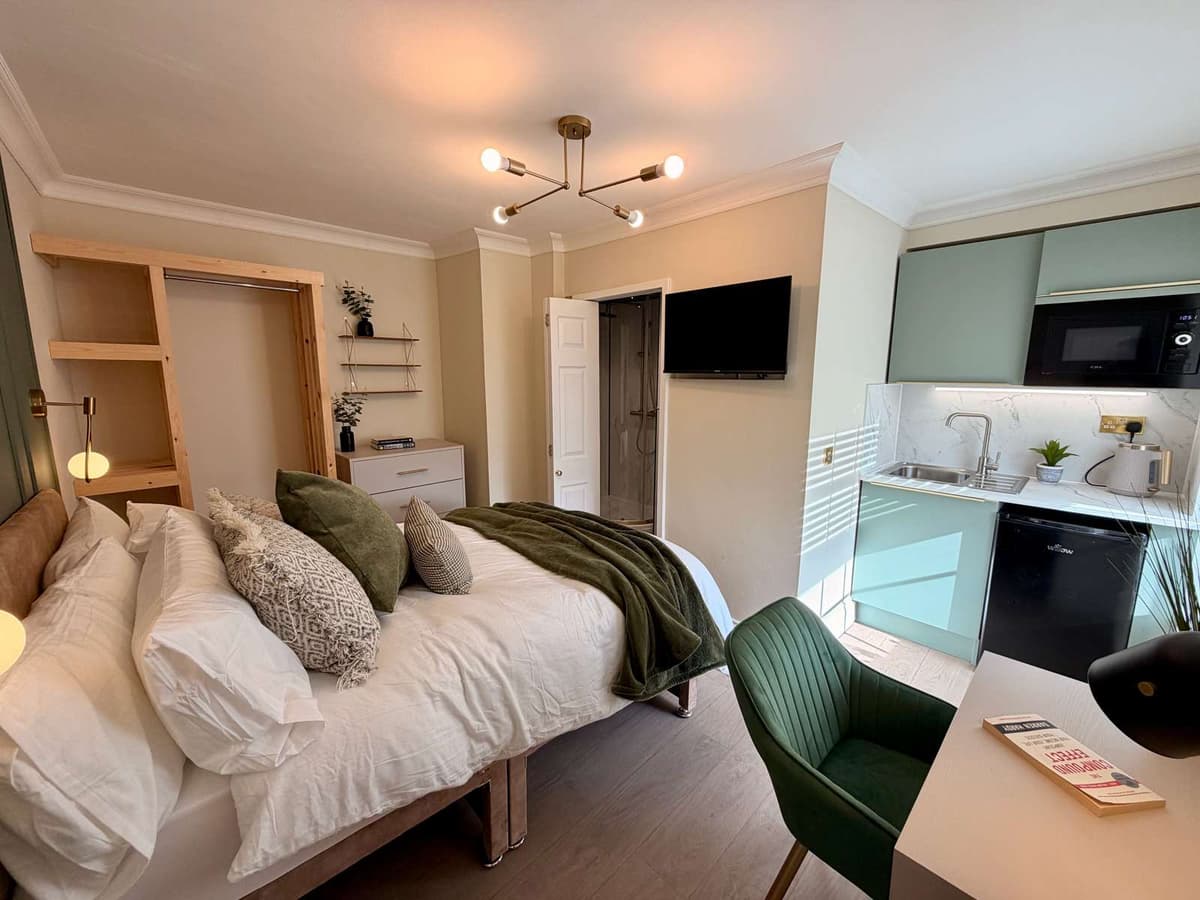 Room 8