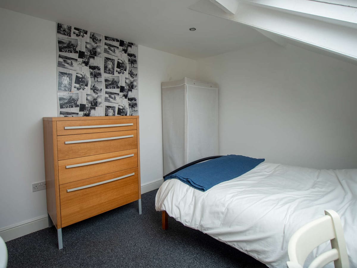 Radnor Place (1) - Room 7