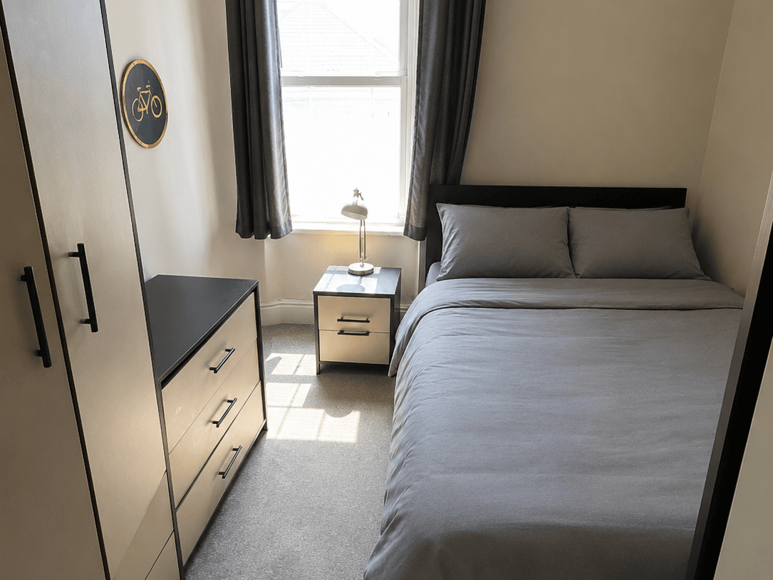 Edgcumbe Avenue - Room 4
