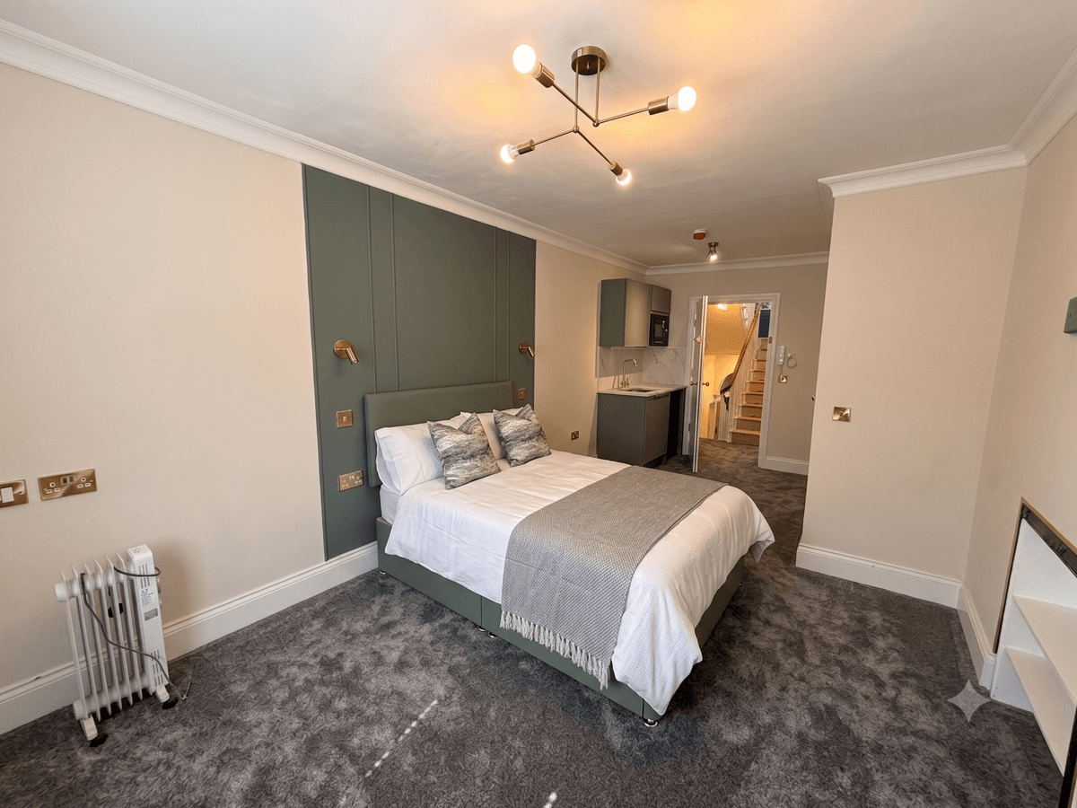Clarence Street - Room 5