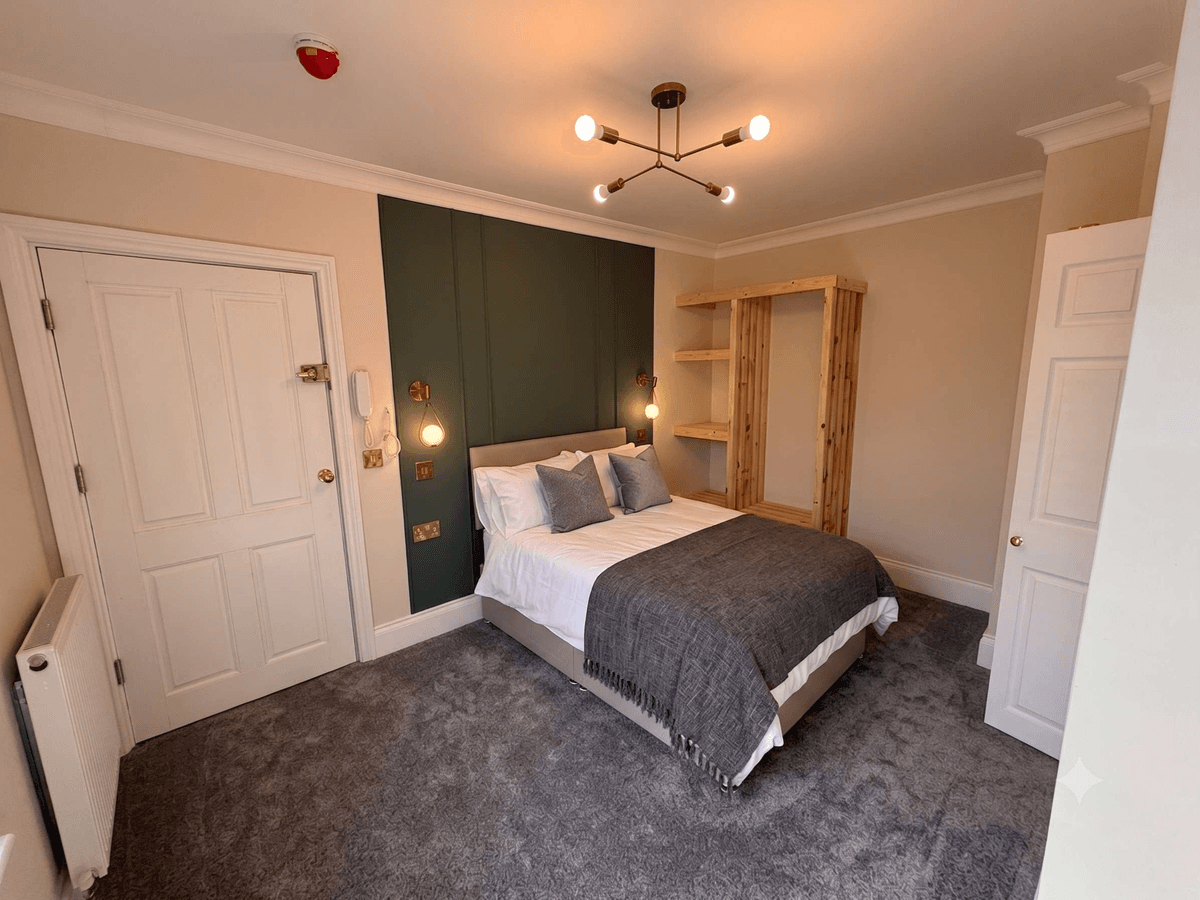 Clarence Street - Room 6